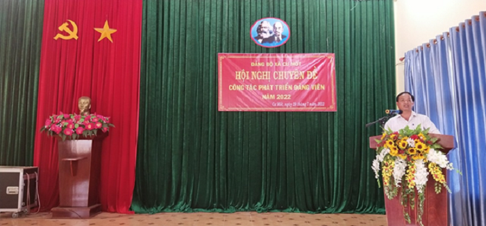 Dang bo xa Cu Mot to chuc Hoi nghi chuyen de ve cong tac phat trien dang vien 2